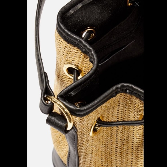 JustFab basket weave bucket bag - Picture 4 of 9
